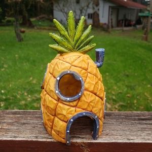 2011 SpongeBob SquarePants Pineapple House Fish Accessory - Viacom